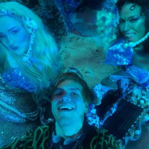 Julio Torres Instagram - Hi plz hold @princessnokia @kimpetras