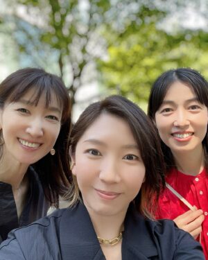 Jun Sena Instagram - ⁡
⁡
まさちゃんの号令により集合。
約２年ぶりに３人でランチ。
⁡
５時間喋り倒したのに全然話し足りない……ので、また近々集合ですな。
⁡
あー、楽しすぎた。
⁡
４枚目の写真はみどりが撮った「どこ見たらいいのかわからない春野寿美礼と目瞑っちゃった私」
お気に入りのシュールな一枚。
⁡
みどり、完全に狙ったよね……。
⁡
⁡
#春野寿美礼 さん
#大鳥れい さん
#戦友
