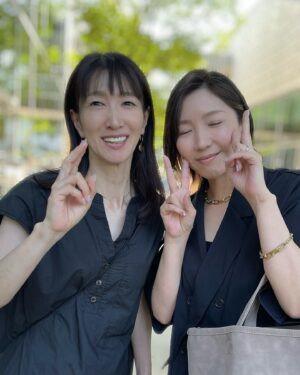 Jun Sena Instagram - ⁡
⁡
まさちゃんの号令により集合。
約２年ぶりに３人でランチ。
⁡
５時間喋り倒したのに全然話し足りない……ので、また近々集合ですな。
⁡
あー、楽しすぎた。
⁡
４枚目の写真はみどりが撮った「どこ見たらいいのかわからない春野寿美礼と目瞑っちゃった私」
お気に入りのシュールな一枚。
⁡
みどり、完全に狙ったよね……。
⁡
⁡
#春野寿美礼 さん
#大鳥れい さん
#戦友