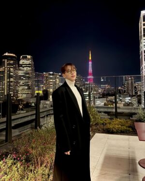 Jun.K Instagram - Tokyo Tower on my 🤲🏻🗼

Its your bf right here🫰🏼
남친짤 찍어주느라 넘 고생들이 많아🤣🤣