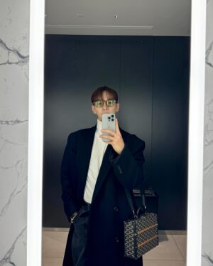 Jun.K Instagram - Tokyo Tower on my 🤲🏻🗼

Its your bf right here🫰🏼
남친짤 찍어주느라 넘 고생들이 많아🤣🤣