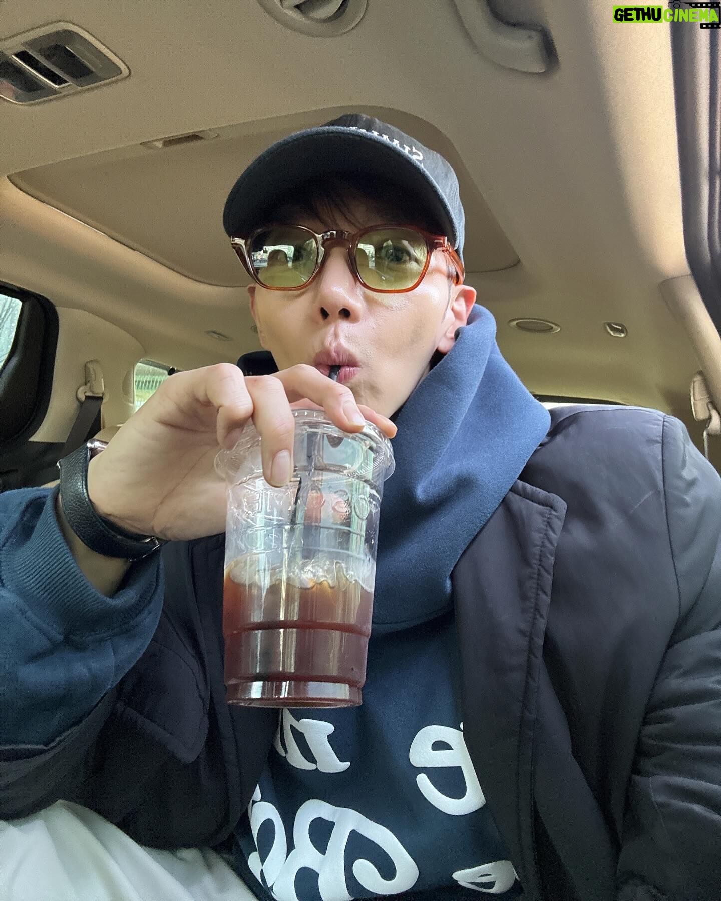 Jun.K - 26.6K Likes - Command C You 🇰🇷 D-1🤳투척 슝💨
#JUN_K #준케이
#CommandCMe #CommandCYou
#준케이콘서트 #20240406 #20240407