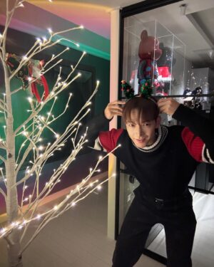 Jun.K Instagram - Merry Christmas 🎄🤭