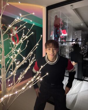 Jun.K Instagram - Merry Christmas 🎄🤭