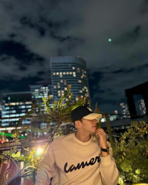 Jun.K Instagram - #ALLICANSMILEABOUTISYOU 😊

Y'all listing #COMMANDCME ?🤍💙
#준케이 #Jun_K