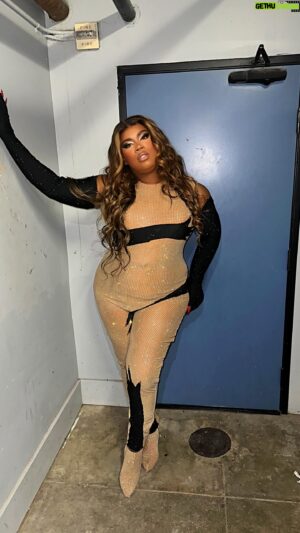 June Jambalaya Instagram - Happy Birthday to the Living Legend @beyonce! Thank you for being the blueprint of hard work and dedication to your craft and continuing to inspire me artistically and professionally everyday. Happiest birthdays MUVA💋
