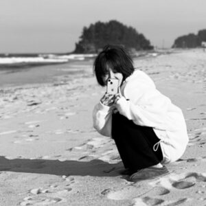 Jung Hae-na Instagram - 친구들과 이번여행. 모든것이 감사했다🖤