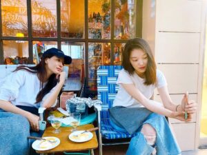 Jung Hae-na Instagram - 내 금손1,2🌟
옥수동vibe.