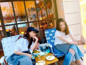 Jung Hae-na Instagram - 내 금손1,2🌟
옥수동vibe.
