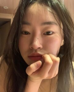 Jung Hoe-ryn Top 100 Instagram Photos and Posts
