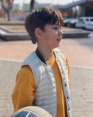 Jung Hyeon-jun Instagram - 농구..아직은 아빠한테 안돼!!!😭

#정현준 #kbs드라마 #진검승부 #진정 #도경수 #DO