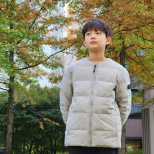 Jung Hyeon-jun Instagram - 현준이와 내셔널지오그래픽!

가을과 잘 어울리네요~🥰🤗👍

@ng_apparel.kids 

#내셔널지오그래픽키즈 #헤론경량다운점퍼 #컨셉그래픽맨투맨티셔츠 #가을신상 #가을코디 #배우 #정현준 #진검승부 #진정 #특송 #서원 #마인 #하준 #기생충 #다송이