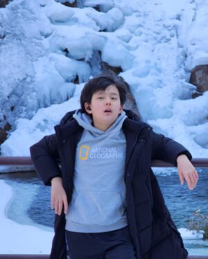 Jung Hyeon-jun Instagram - #협찬

눈 덮인 설악산 비룡폭포!!

조금 힘들었지만 보람찬 하루였어!🥶🥵🫠🥹

@ng_apparel.kids 

#등산 #설악산 #비룡폭포 #강원도여행 #초등학생가방 #신학기가방 #내셔널지오그래픽 #내셔날지오그래픽키즈 #배우 #정현준