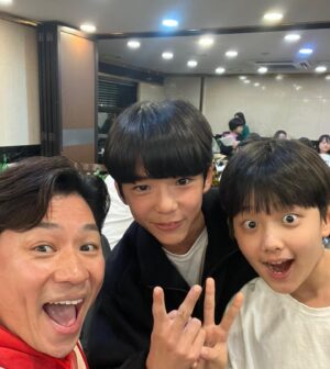 Jung Hyeon-jun Instagram - ‘반짝이는 워터멜론’ 함께해서 행복했습니다.🥹

#려운 #최현욱 #설인아 #신은수 #안도규 #윤재찬 #이하민 #이수찬 #최원영 #서영희 #봉재현 #고두심 #이석형 #천호진 #정성훈 #정현준 #김지우 #문서연 #김하언