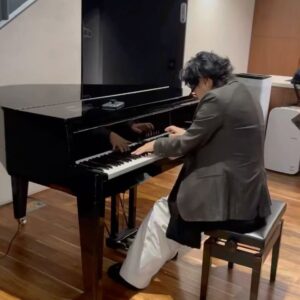 Jung Jae-hyung Instagram - 12월9.10 작은공연을 합니다 떨려요!! @lgartscenter