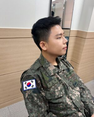 Jung Seung-hwan Instagram - 🫡