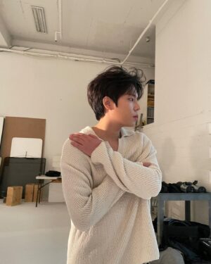 Jung Seung-hwan Instagram - 극사실주의📷