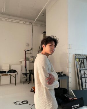 Jung Seung-hwan Instagram - 극사실주의📷
