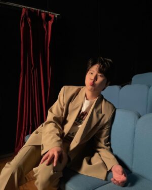 Jung Seung-hwan Instagram - 극사실주의📷