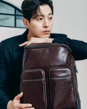 Jung Sung-il Instagram - #피콰드로 #피콰드로가방 #광고 

@piquadro.kr 

@msgseoul 
@mimm.ha0 
@mimm_jiwon 

#Godblessyou
#Godmakesnomistakes