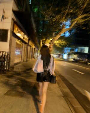 Jung Yu-ji Instagram - 사지멀쩡하게 돌아오는게 목표였던
대문자 P들의 우당탕탕 상해여행🖤
평생 잊지 못해🤣