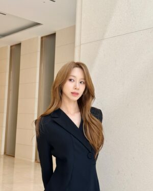 Jung Yu-ji Instagram - 🌹