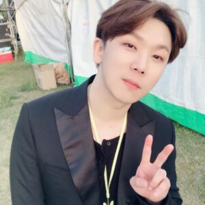Junggigo Instagram - 오늘 #그린플러그드 공연에서 함께 해주신 분들 모두 감사드립니다! 날씨도 너무 좋아서 개인적으로 즐겁게 공연 했어요. 7월에 열리는 단독 콘서트에서 또 즐거운 시간 함께 만듭시다! 티켓 예매는 곧 알려 드리겠습니다! ✌🏼