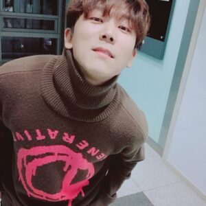 Junggigo Instagram - 우리 실장님이 찍어준 얼짱각도.