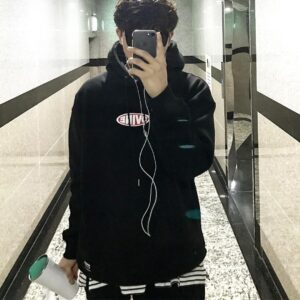 Junggigo Instagram - 가까이 그리고 멀리 있는 나의 사랑하는 모든 사람들 올해도 건강하고 새해 복 많이 받으세요. 🤘🏼