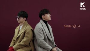 Junggigo Instagram - 기리보이와 함께 촬영했던 #소란했던시절에 #컬러라이브 가 음원 사이트 멜론에 업데이트 되었습니다. 핸드크림을 발랐더니 마이크가 자꾸 미끄러져서 꼭 쥐고 있느라 힘들었던 촬영이니 많이 봐주세요. 🤘🏼