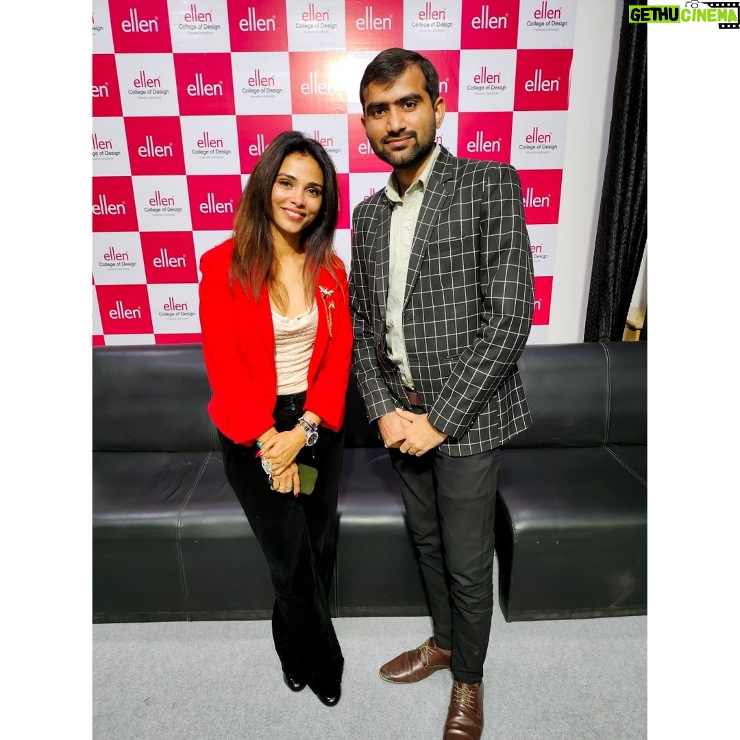Junjaram Thory - 591 Likes - With Celebrity Fashion Designer Kirti Rathore ( @officialkirtirathore ) During Talk Show at Allen College of Design
@ellencollegeofdesign
.
#jaipur #ellencollegeofdesign #talkshow #jaipurdiaries #kirtirathore #fashiondesigner #junjaramthory #entrepreneur #meetandgreet
