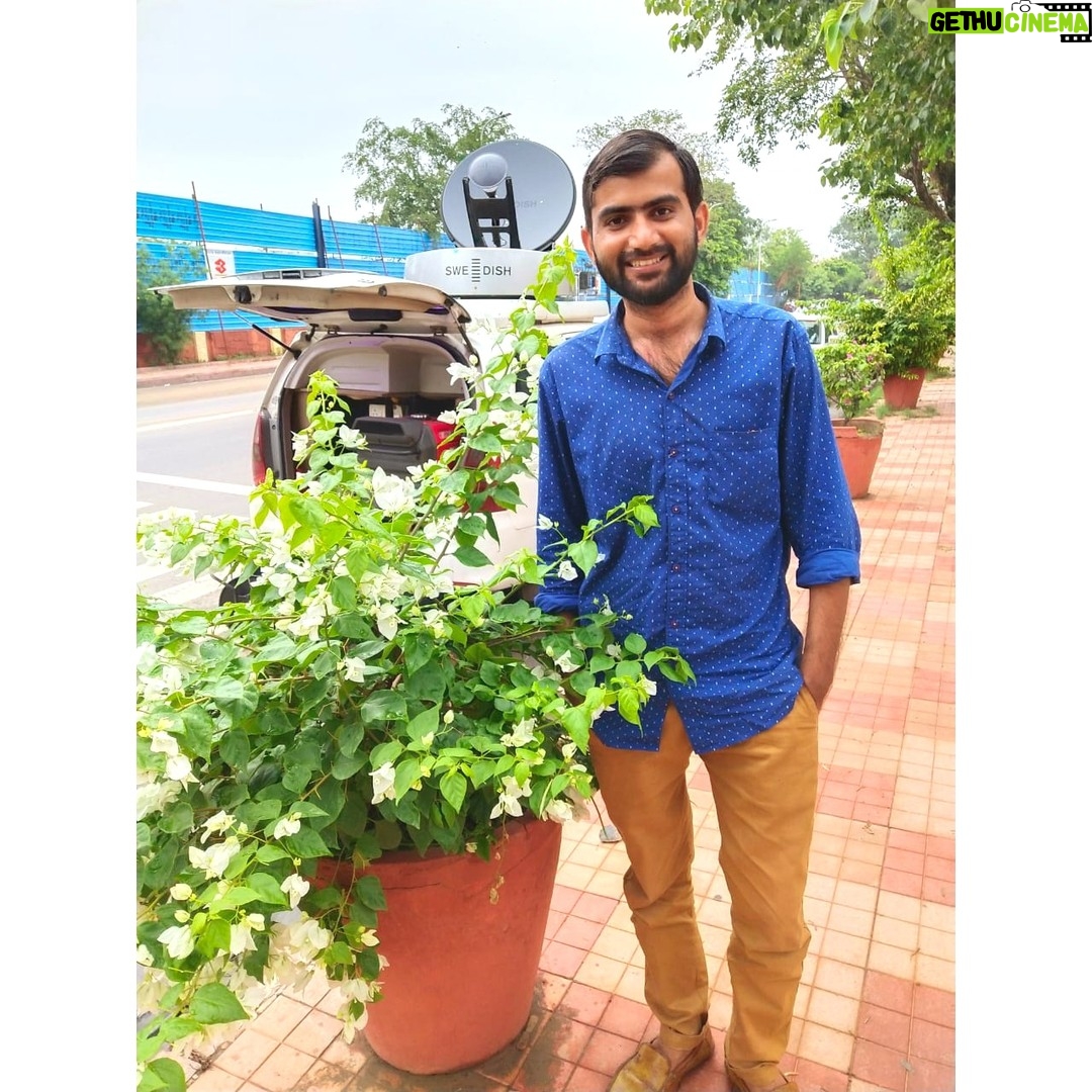 Junjaram Thory - 248 Likes - “Good friends, good books, and a sleepy conscience: this is the ideal life.”
.
.
#JunjaramThory #lifeisgood #dreams #india #entrepreneur #jaipurdiaries #jaipur #friendship #FriendshipDay