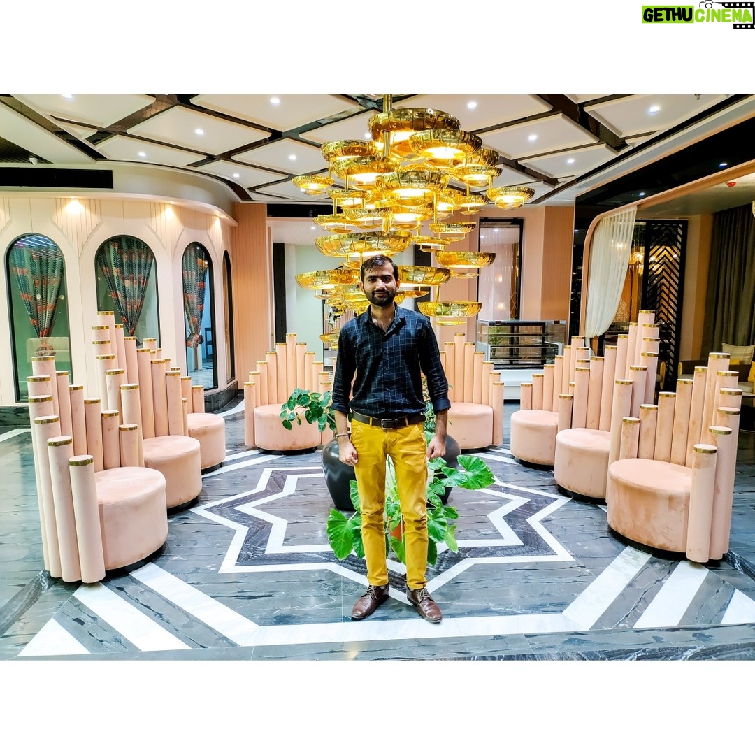 Junjaram Thory - 385 Likes - The time is always right to do what is right
.
.
#junjaramthory #nestresort #entrepreneur #jaipur #jaipurdiaries
