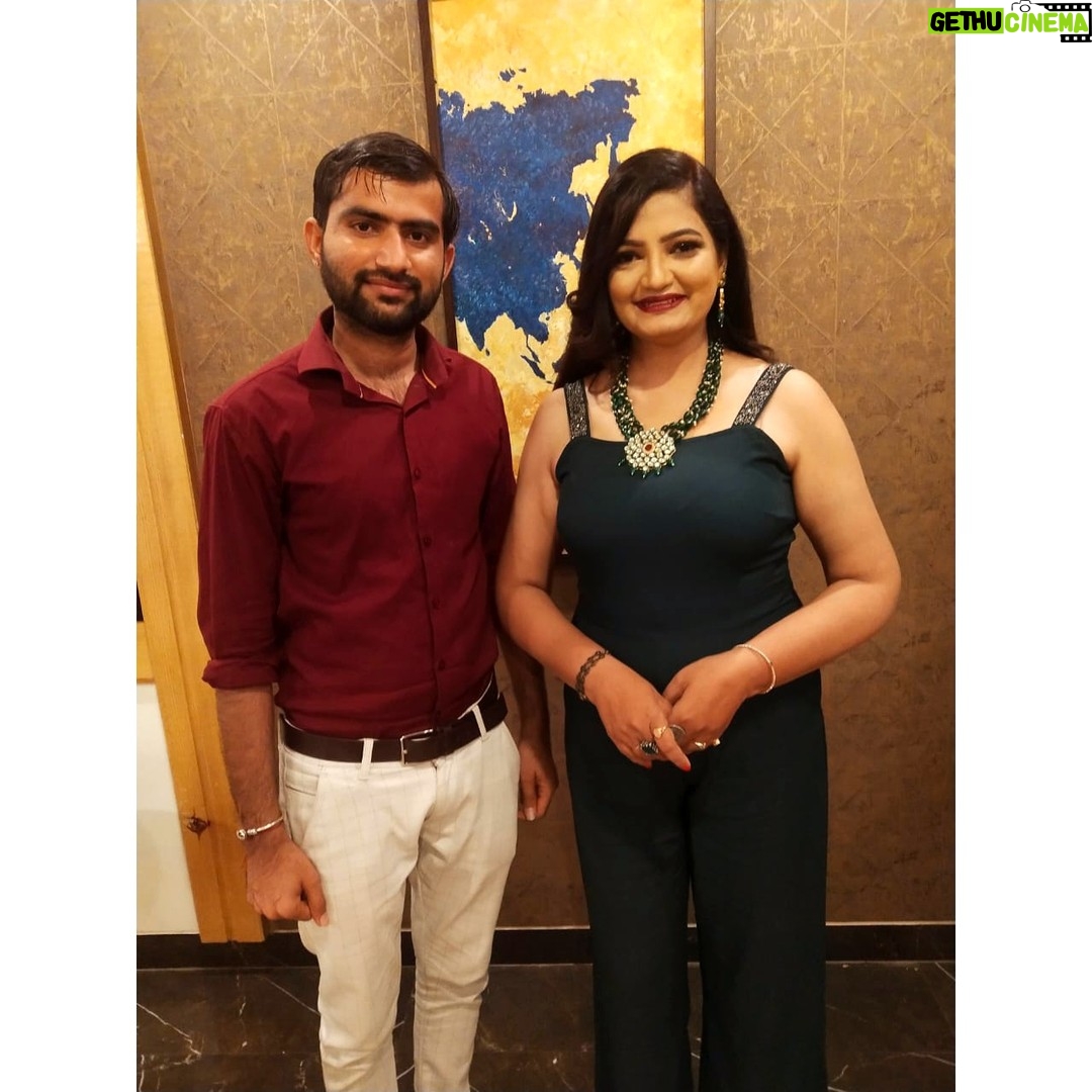 Junjaram Thory - 191 Likes - With Bollywood Actress Anuradha Sharma
She has been seen movies like Neerja, Kaabil and Fox along with the stars like Hrithik Roshan, Yami Gautam, Arjun Rampal, Sonam Kapoor. Apart from this, she has also appeared in the TV serial Kumkum Bhagya. She has also done more than 100 episodes of Crime Petrol and a web series of Alt Balaji. 📺📸
#entrepreneur #bollywood #jaipur #actress #celebrity #celebs #entertainment #junjaramthory #pinkcity