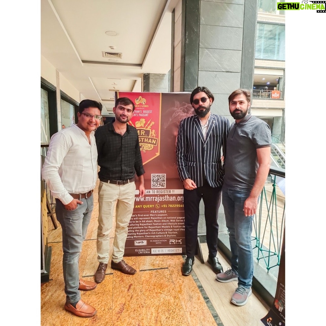 Junjaram Thory - 478 Likes - Mr Rajasthan ✅💯
.
@anupchoudhary_official
@thekapilpareek
@kapilrajkp
@junjaram.thory
#mrrajasthan #rajasthan #jaipur #anupchoudhary #kapilraj #junjaramthory #jaipur