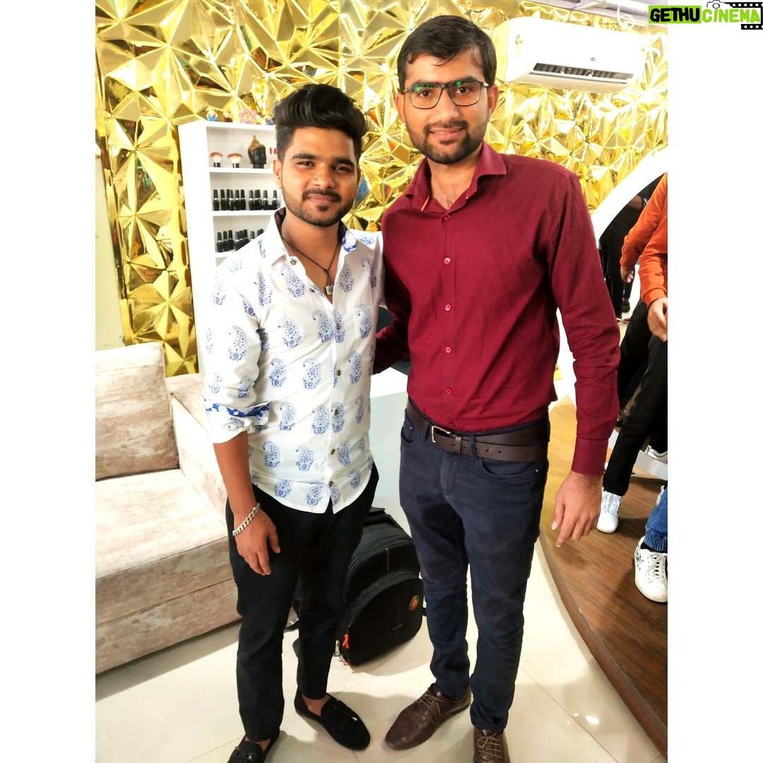 Junjaram Thory - 237 Likes - With Bollywood Playback Singer Salman Ali
.
.
.
.
.
.
#JunjaramThory #SalmanAli #jaipur #photo #pinkcity #entrepreneur #music #PosterLaunch