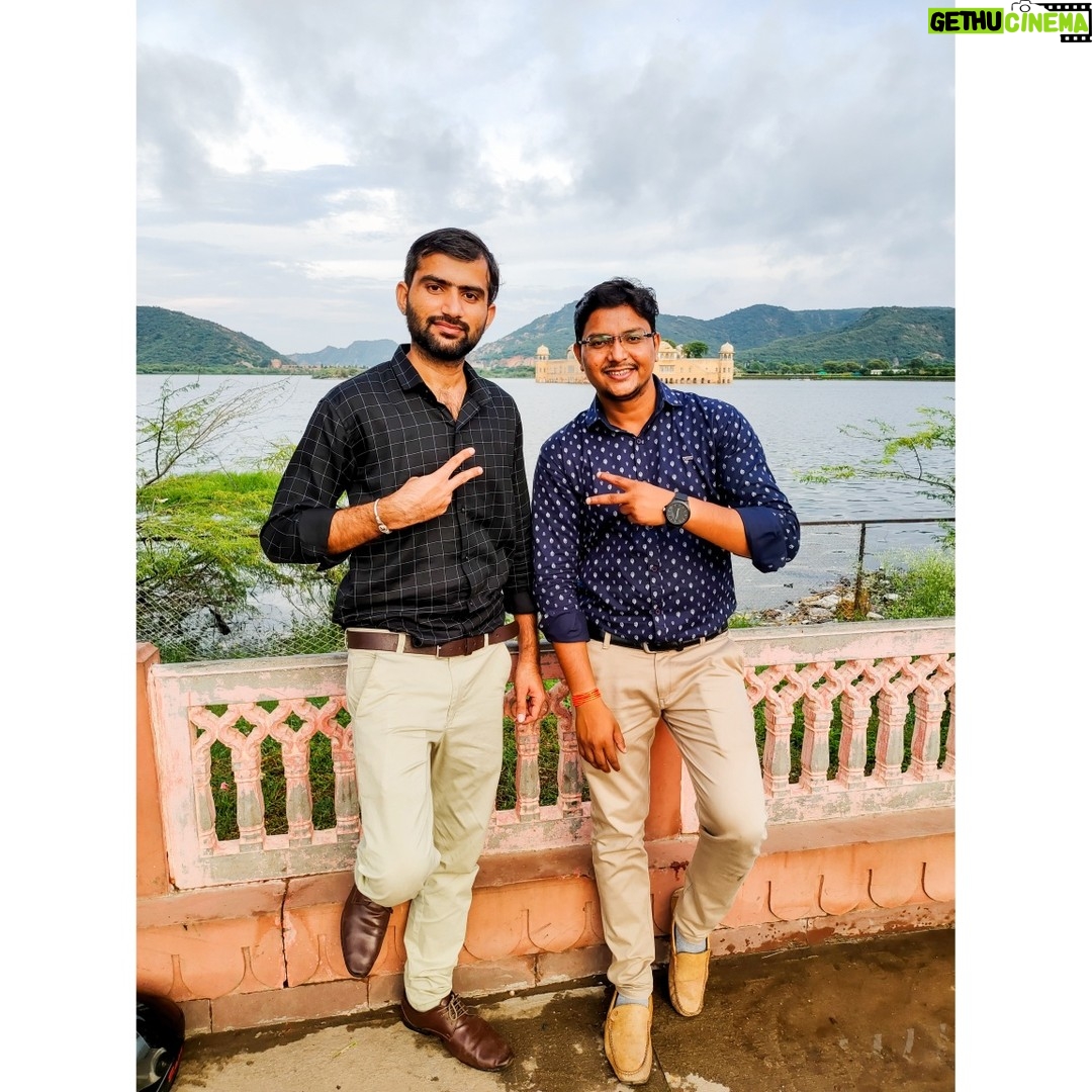 Junjaram Thory - 1K Likes - All our dreams can come true if we have the courage to pursue them.
With @kapilrajkp
.
#jaipur #junjaramthory #kapilraj #kapilrajkp #jaipurdiaries #jaipurblogger