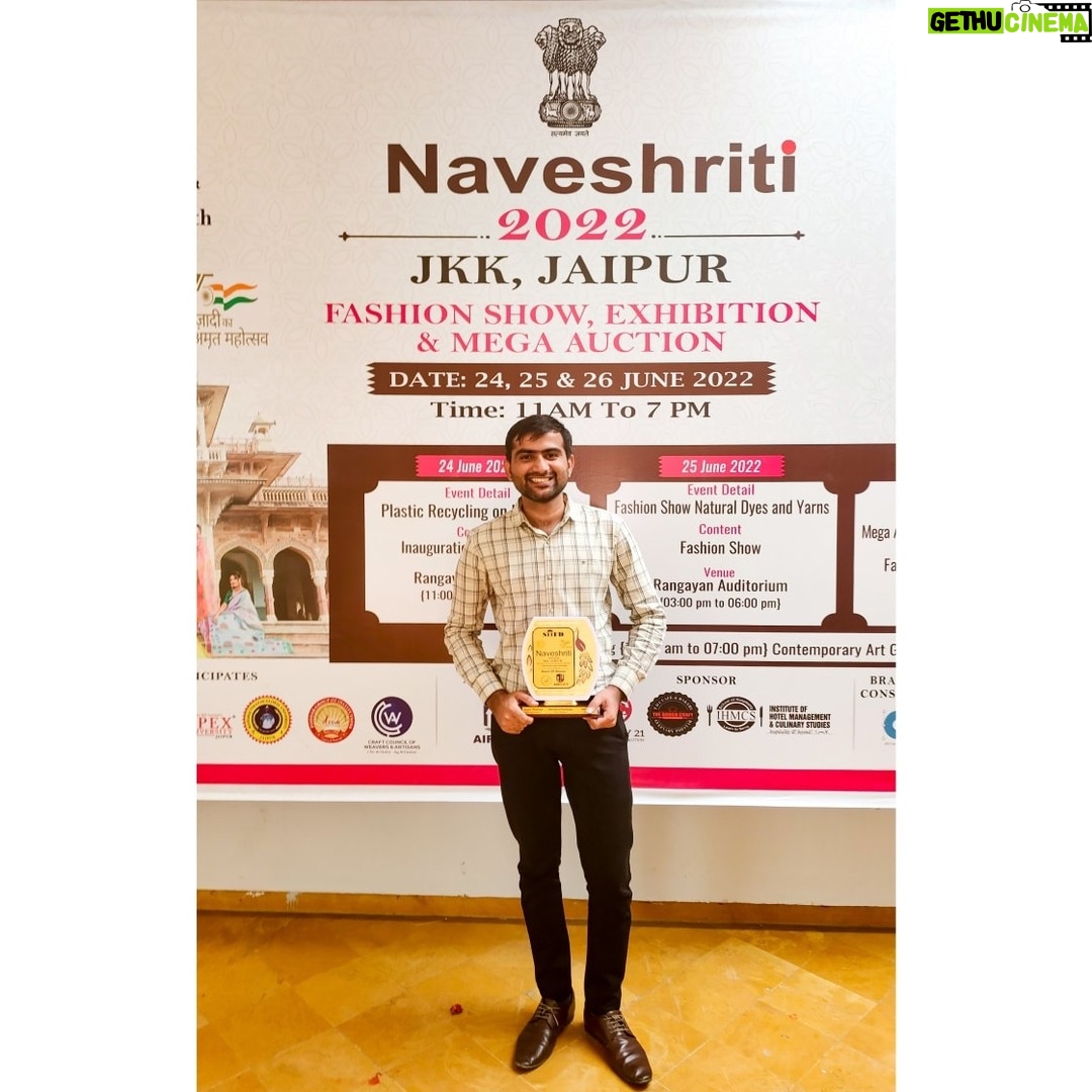 Junjaram Thory - 337 Likes - Guest of Honor at Naveshriti 2022
.
.
#jkk #jaipur #jaipurdiaries #naveshriti #guestofhonor #junjaramthory #entrepreneur #positivevibes