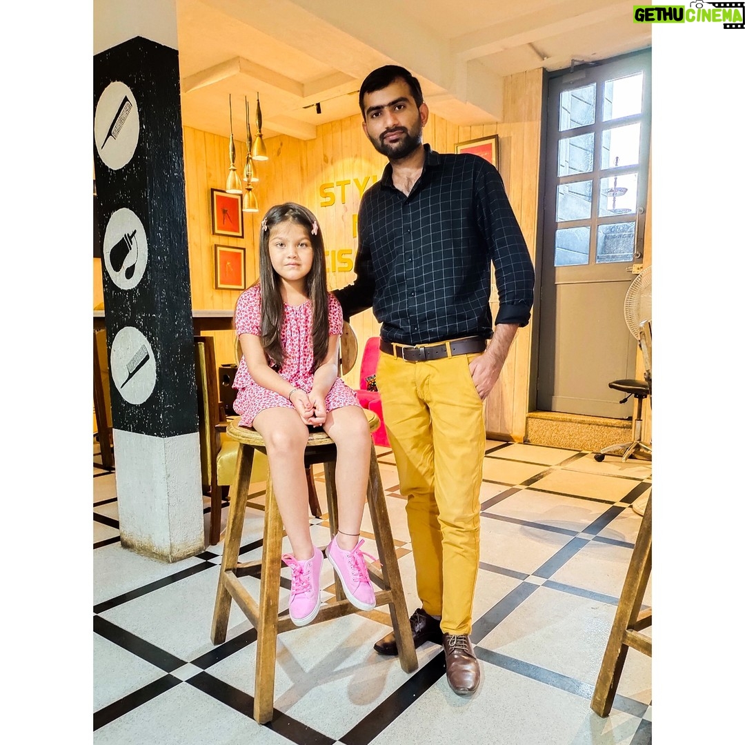 Junjaram Thory - 327 Likes - Had a good times with Bharat Movie and TV Serial "Choti Sardarni" Fame cutie child artist @kevina_tak and my brothers @eklavya.singh and @kapilrajkp 📸💕
.
.
#kevinatak #childactress #movie #tvserial #entertainment #industry #superkid #kidartist #celebritykid #eklavyasingh #junjaramthory #kapilrajkp