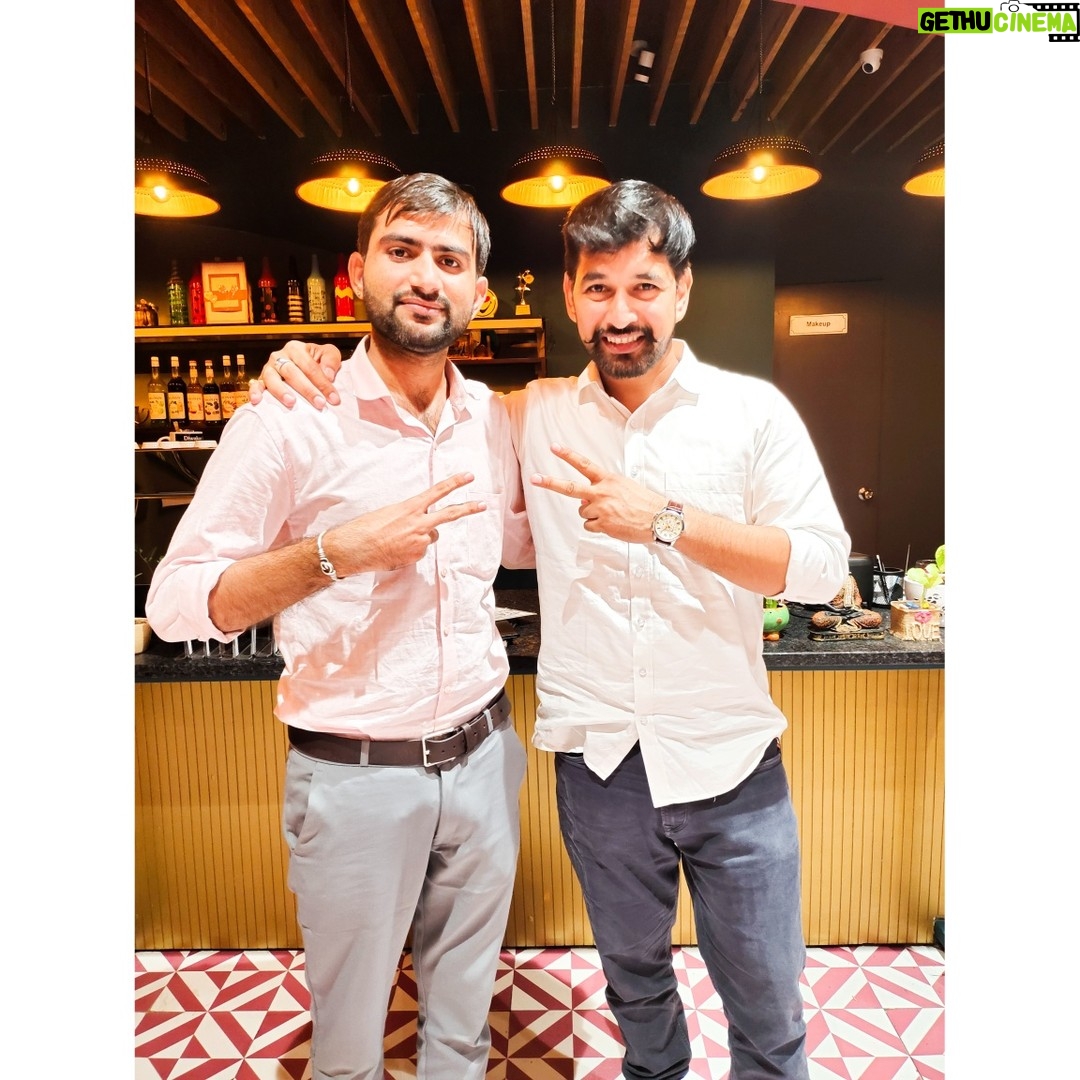 Junjaram Thory - 551 Likes - Money and success don’t change people; they merely amplify what is already there.
.
.
#junjaramthory #entrepreneur #honeytrouper #walkerastopcafe #jaipur #photo