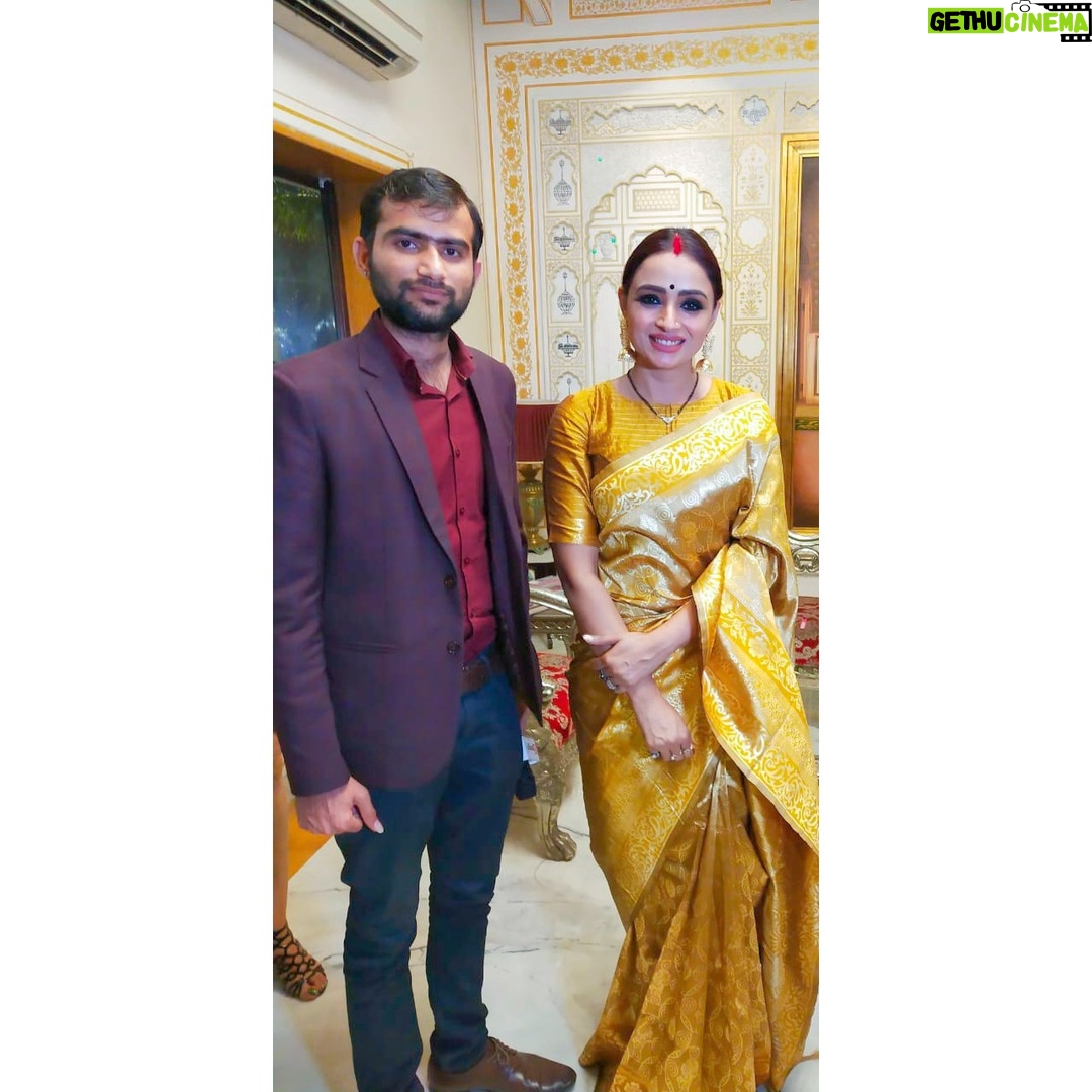 Junjaram Thory - 188 Likes - Clicks with TV Actress Parul Chauhan 📸
.
.
.
#tvactress #parulchauhan #event #meetup #chitchat #meetandgreet #photography #womensday2021 #womensdaycelebration #entrepreneur #entrepreneurship #entrepreneurlife #journo #junjaramthory #pinkcity #jaipur