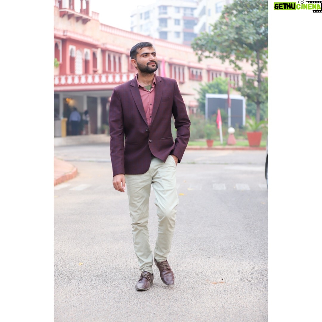 Junjaram Thory - 712 Likes - Be the change that you wish to see in the world
.
.
#jaipur #jaipurhotelashoka #jaipurdiaries #trending #photography #photoshoot #junjaramthory