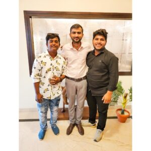 Junjaram Thory Instagram - With Dangal Movie Fame Singer Sarwar Khan and Sartaz Khan at Hotel Grand Safari
.
.
.
@real_sarwar_khan
@officialsartazkhanbarna
#sarwarkhan #sartazkhan #jaipur #junjaramthory #kapilrajkp #entrepreneur #singer #meeting #artist