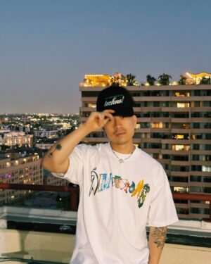 Junoflo Instagram - Merch up on my site now 👀