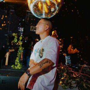 Junoflo Instagram - JUST JUNØ album release party in LA 🪩 Love to everyone who pulled up last night! And to my bruddas @lucdelacroixx @davidyunginkim @djdwoo .. the vibes were heavy 🫶 album out now!
📸: @mf_romasanta