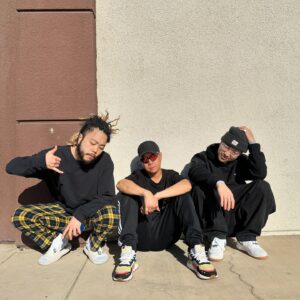 Junoflo Instagram - A little over a year ago, @officialyox @g2slife @justinparkofficial and I linked up at @elay___p ‘s studio in LA to make a couple of songs. Those few songs sparked a fire and we ended up with 11 songs for an entire project, which led to a quick westcoast tour. I’m honored to have sparred in the booth with some of the dopest lyricists and artists I call homies 🤺🔥 The “OOYEH” compilation album is out now!