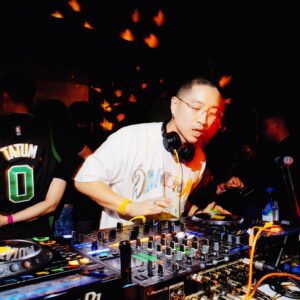 Junoflo Instagram - JUST JUNØ album release party in LA 🪩 Love to everyone who pulled up last night! And to my bruddas @lucdelacroixx @davidyunginkim @djdwoo .. the vibes were heavy 🫶 album out now!
📸: @mf_romasanta