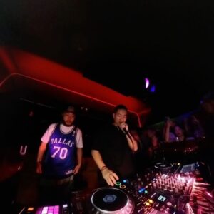 Junoflo Instagram - WOW. Thank you to everyone who pulled up to the album release show in NY. I truly felt the love 😭 shoutouts to @theapollo_id for helping put it all together, and my brothers @kazi @matthewlawofficial @mdnghtdiningclub for providing the vibes. Life been kinda crazy leading up to this album that at times I felt mad overwhelmed, but it was all worth it to experience this with yall. 

❇️ NEXT UP: LOS ANGELES 6/14 @ MAD GALLERY
Link in bio!

My new album “JUST JUNØ” is available now on all streaming platforms 🖤
📸: @slippersnosocks