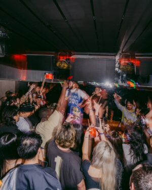 Junoflo Instagram - WOW. Thank you to everyone who pulled up to the album release show in NY. I truly felt the love 😭 shoutouts to @theapollo_id for helping put it all together, and my brothers @kazi @matthewlawofficial @mdnghtdiningclub for providing the vibes. Life been kinda crazy leading up to this album that at times I felt mad overwhelmed, but it was all worth it to experience this with yall. 

❇️ NEXT UP: LOS ANGELES 6/14 @ MAD GALLERY
Link in bio!

My new album “JUST JUNØ” is available now on all streaming platforms 🖤
📸: @slippersnosocks