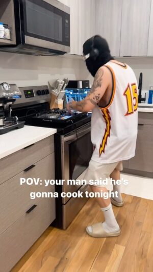 Junoflo Instagram - HOLD UP LET HIM COOK 👨🏻‍🍳